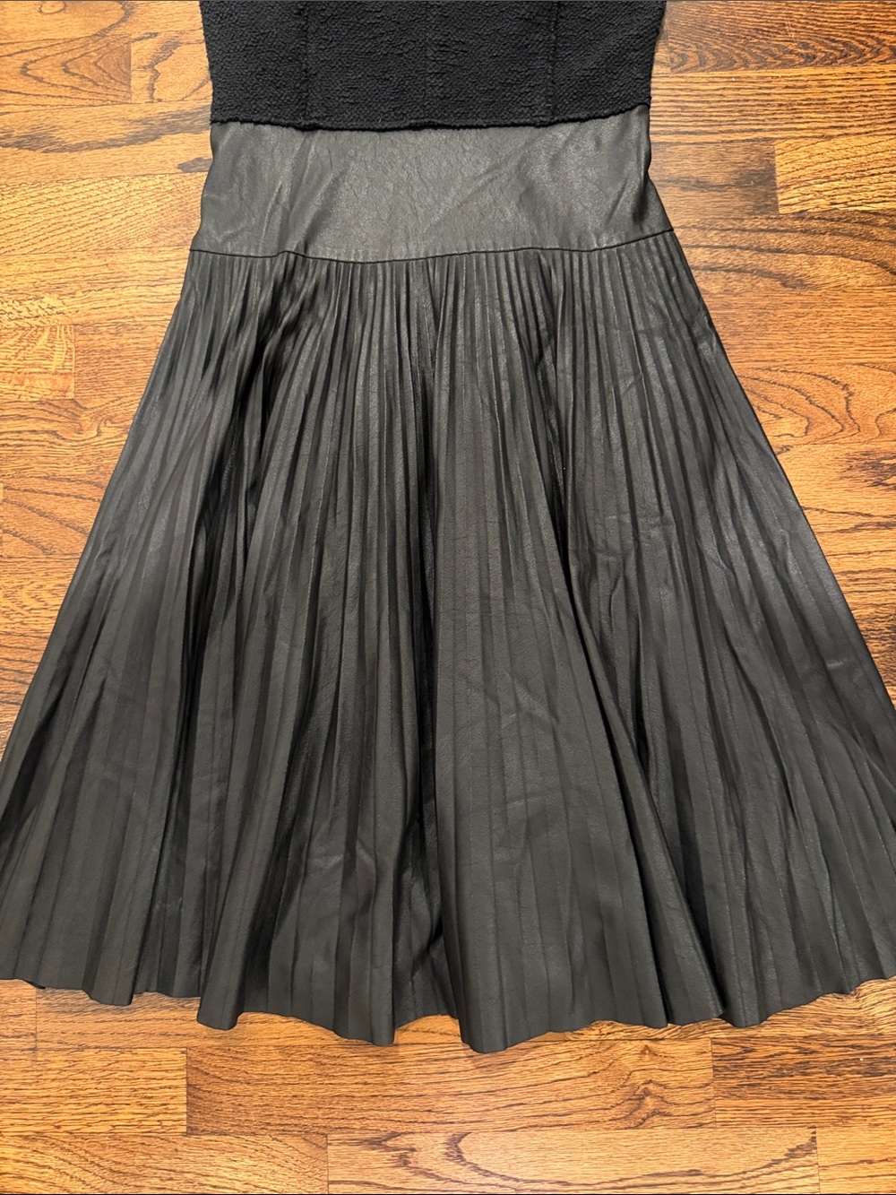 Rebecca Taylor Black V‑Neck Pleated Midi Dress - Picture 5 of 9